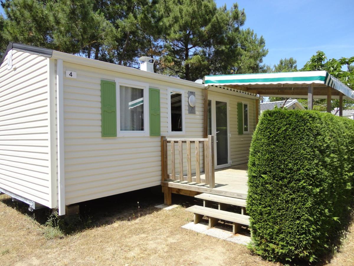 ホテル Camping Le Clos Des Pins サンティレール・ド・リエ エクステリア 写真